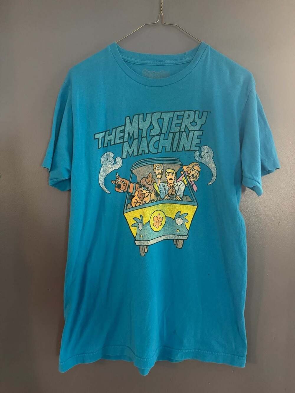 Scooby-Doo The Mystery Machine Gang Distressed Graphic T-Shirt w/ vtg toy